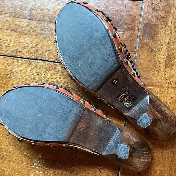 Miu Miu Embroidered Clog/Mule w Kitten Heel size 39 (8.5) - Picture 4 of 5